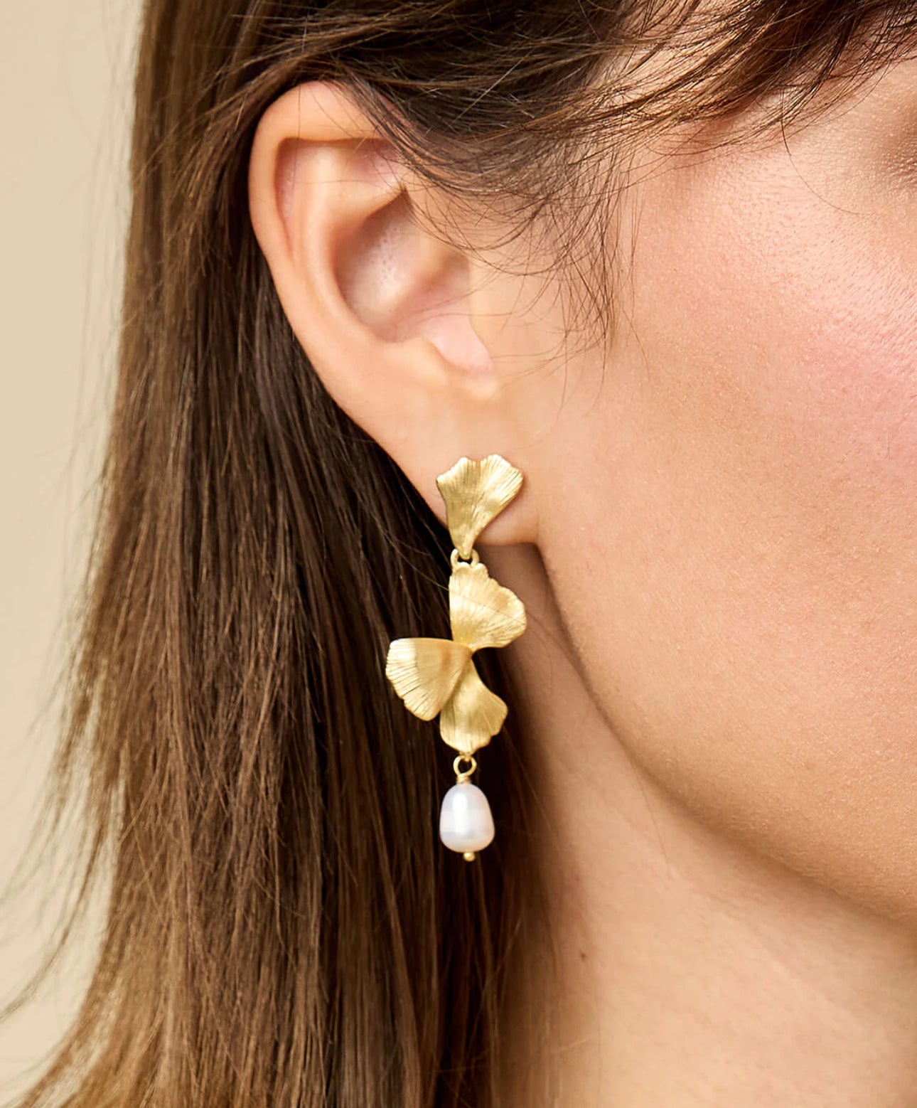 Spartina 449 Ginko Leaf Dangle Earring-Pearl