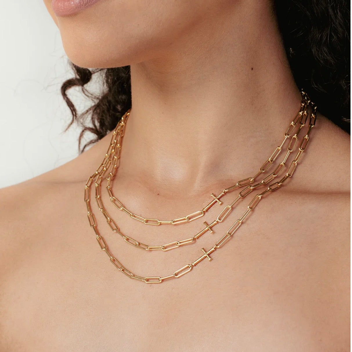 Rizen Chain Breaker Cross Necklace-Gold
