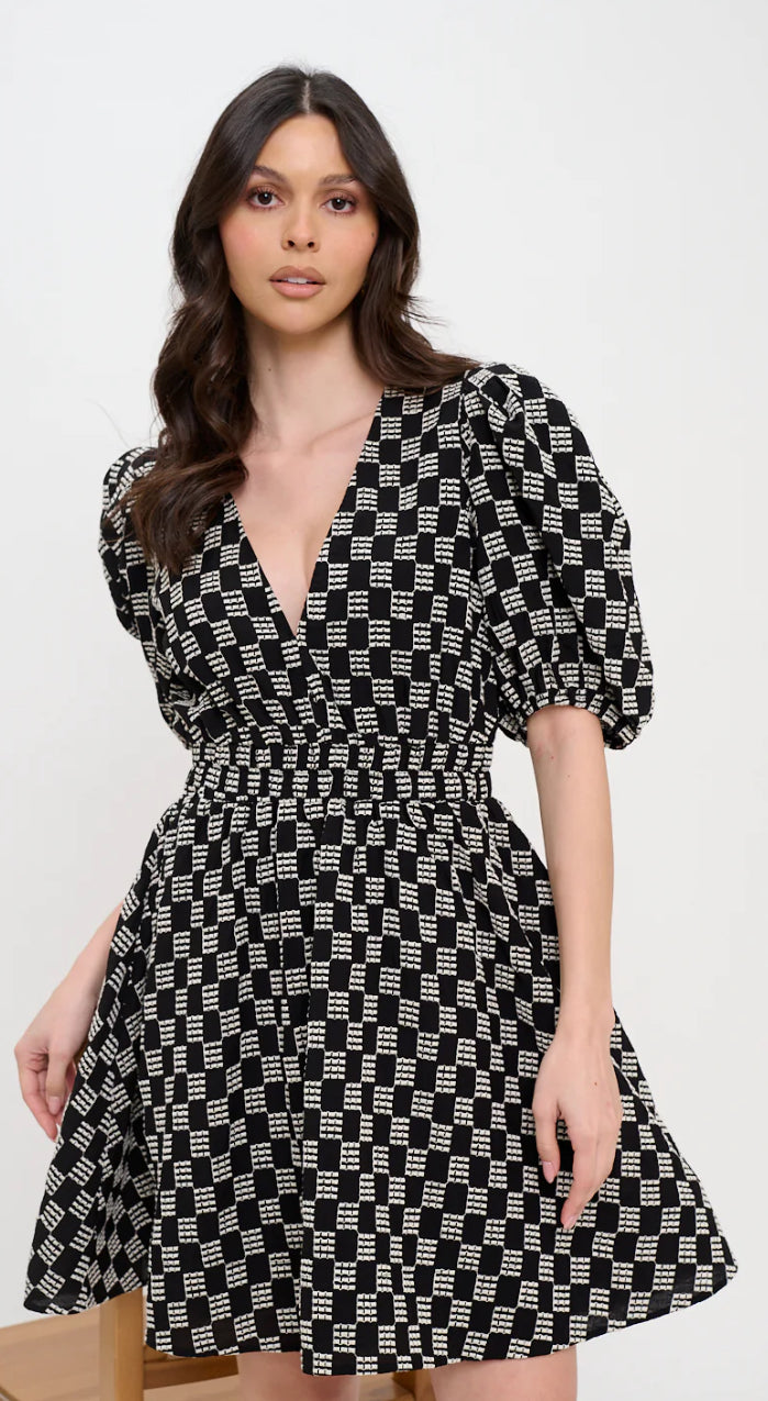 Meet Me In Santorini “Midnight Weave” Short Sleeve Dress-Black/White