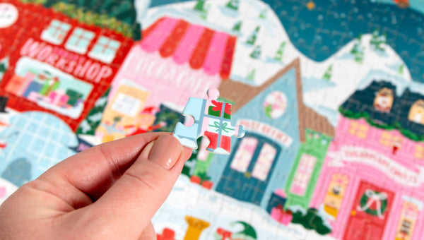 Pippi Post “Santa's Village” - 500 Piece Holiday Jigsaw Puzzle