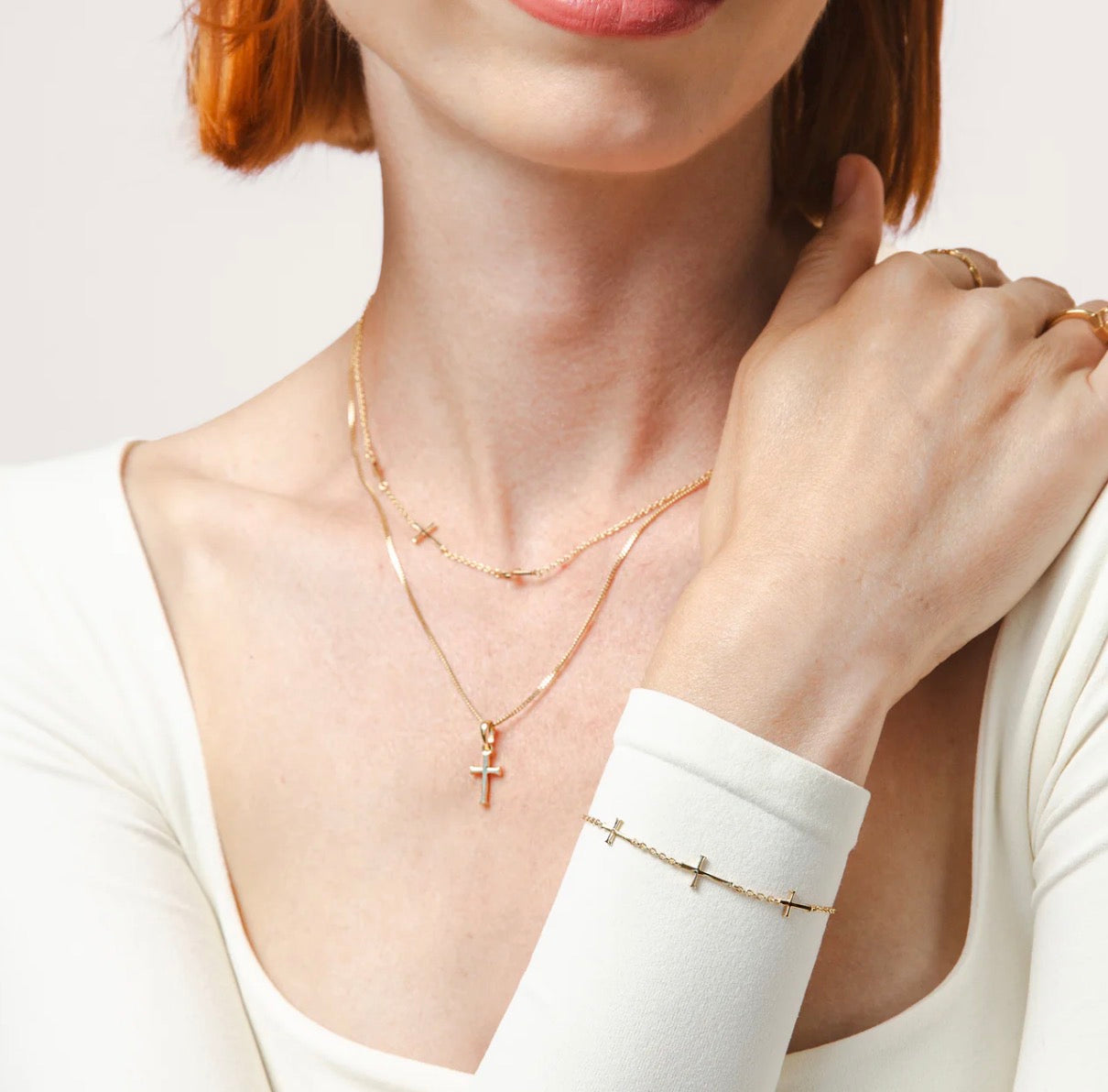 Rizen Small Cross Pendant Necklace-Gold