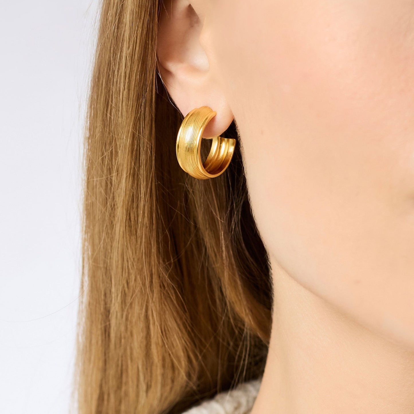 Julie Vos Cobblestone Hoop Earring - Gold