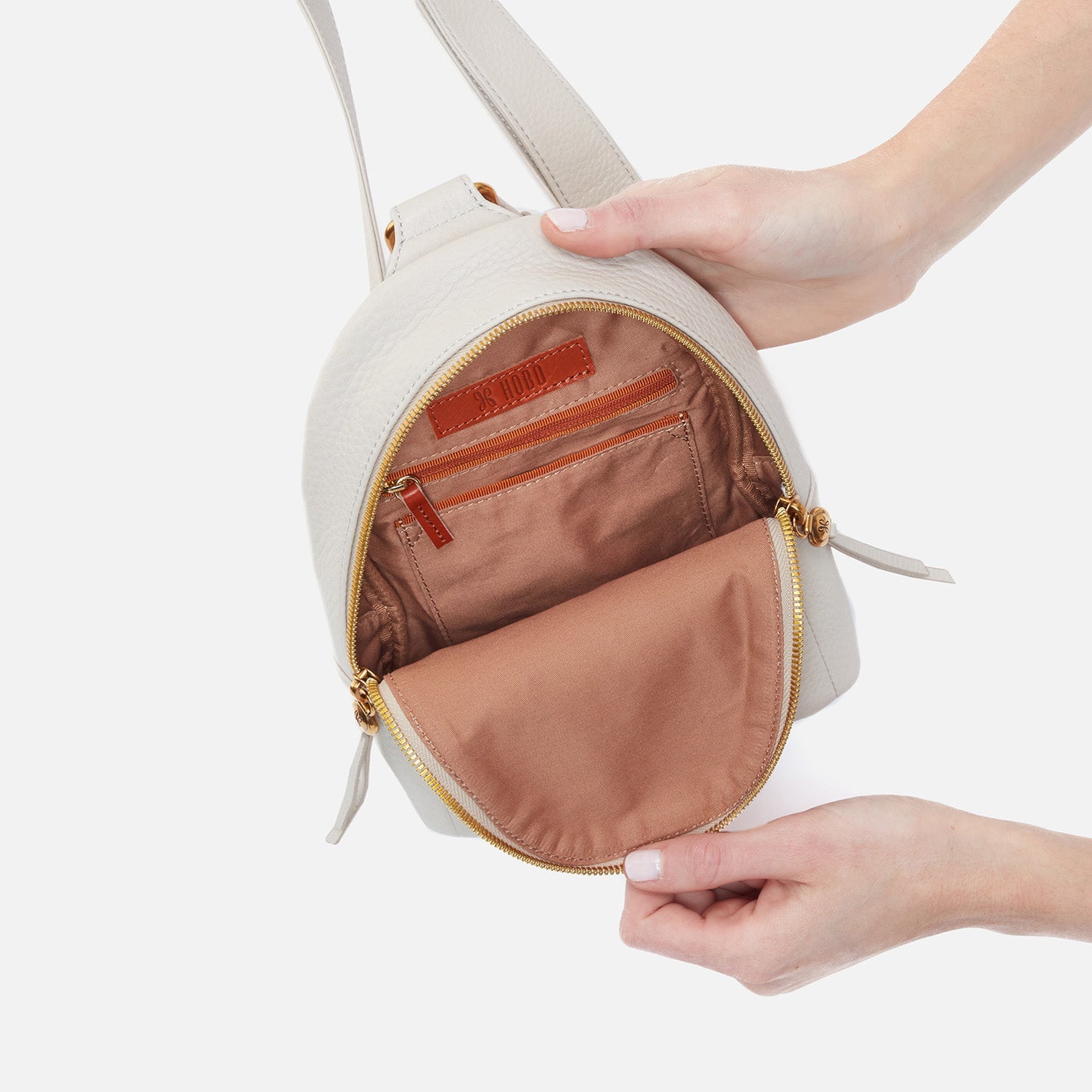 Hobo Bags “Fern” Sling-Chalk