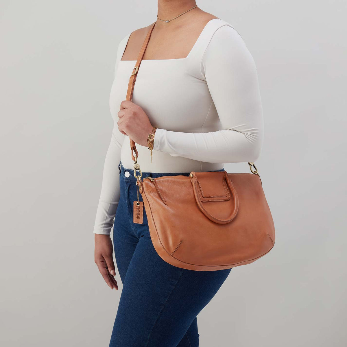 Hobo Bags “Sheila” Large Crossbody-Harvest Wheat
