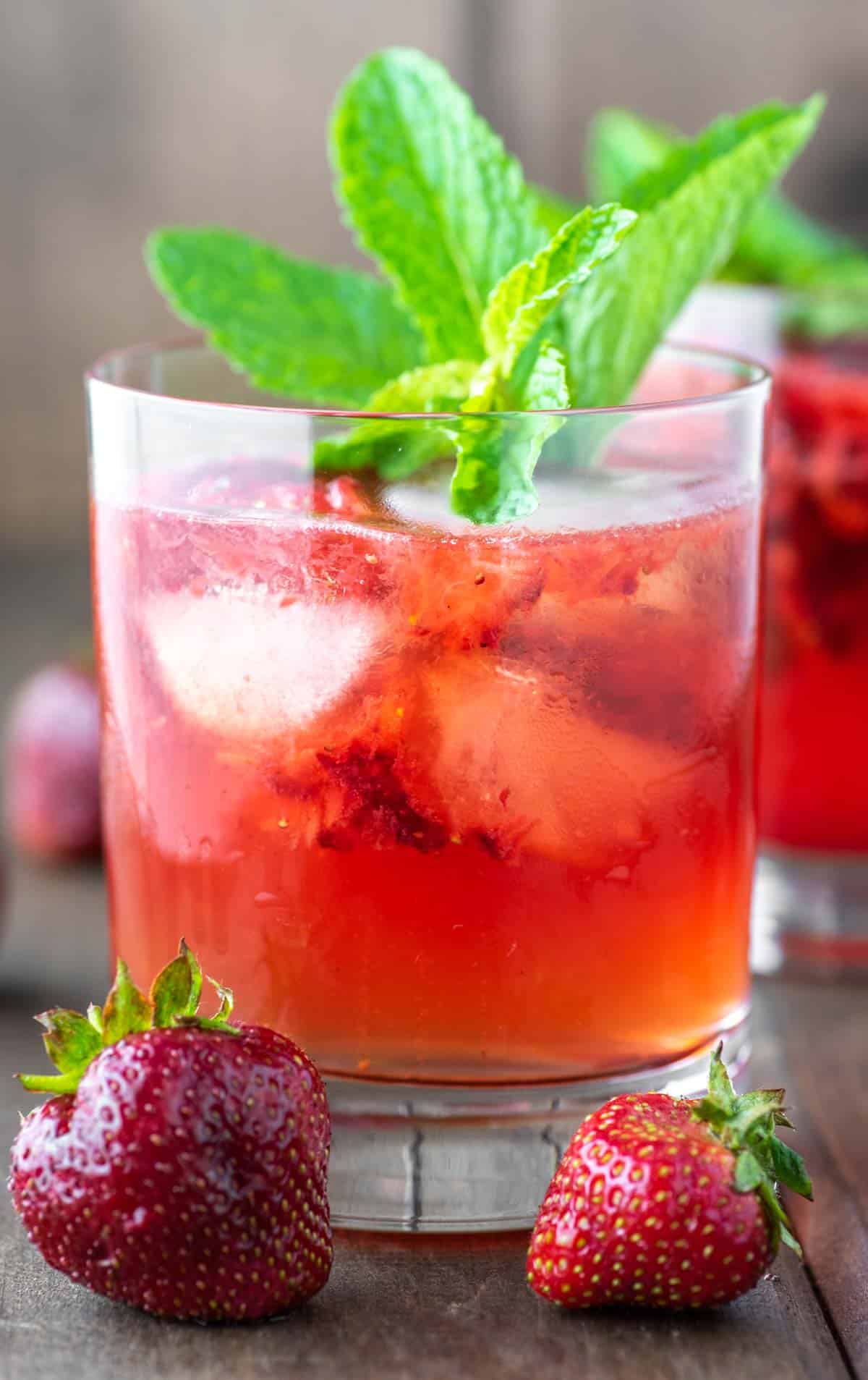 Here's How "Strawberry Smash" Crafted Cocktail Mixer 16oz