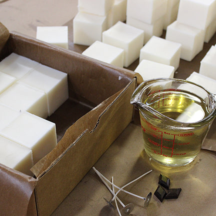 Himalayan Trading Candle Making Kit- Grapefruit Pine
