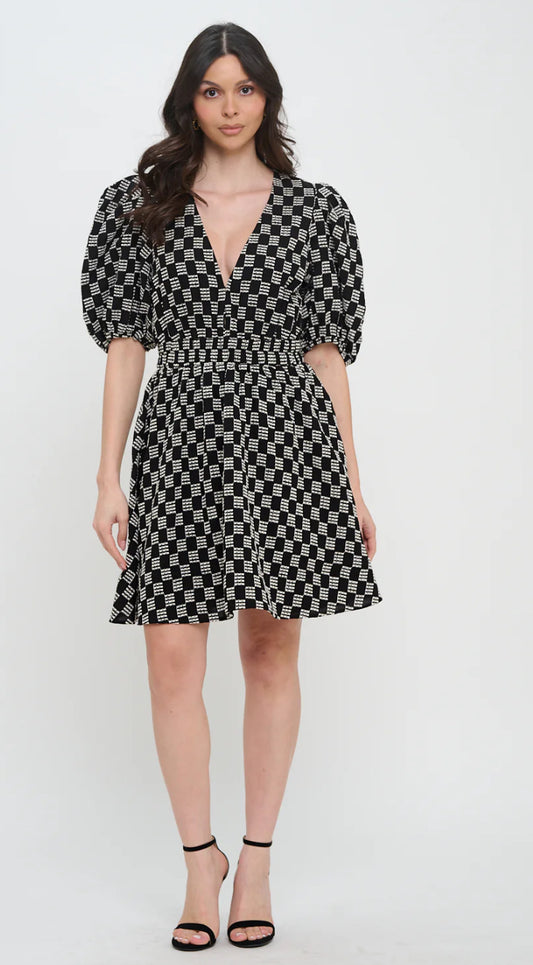 Meet Me In Santorini “Midnight Weave” Short Sleeve Dress-Black/White