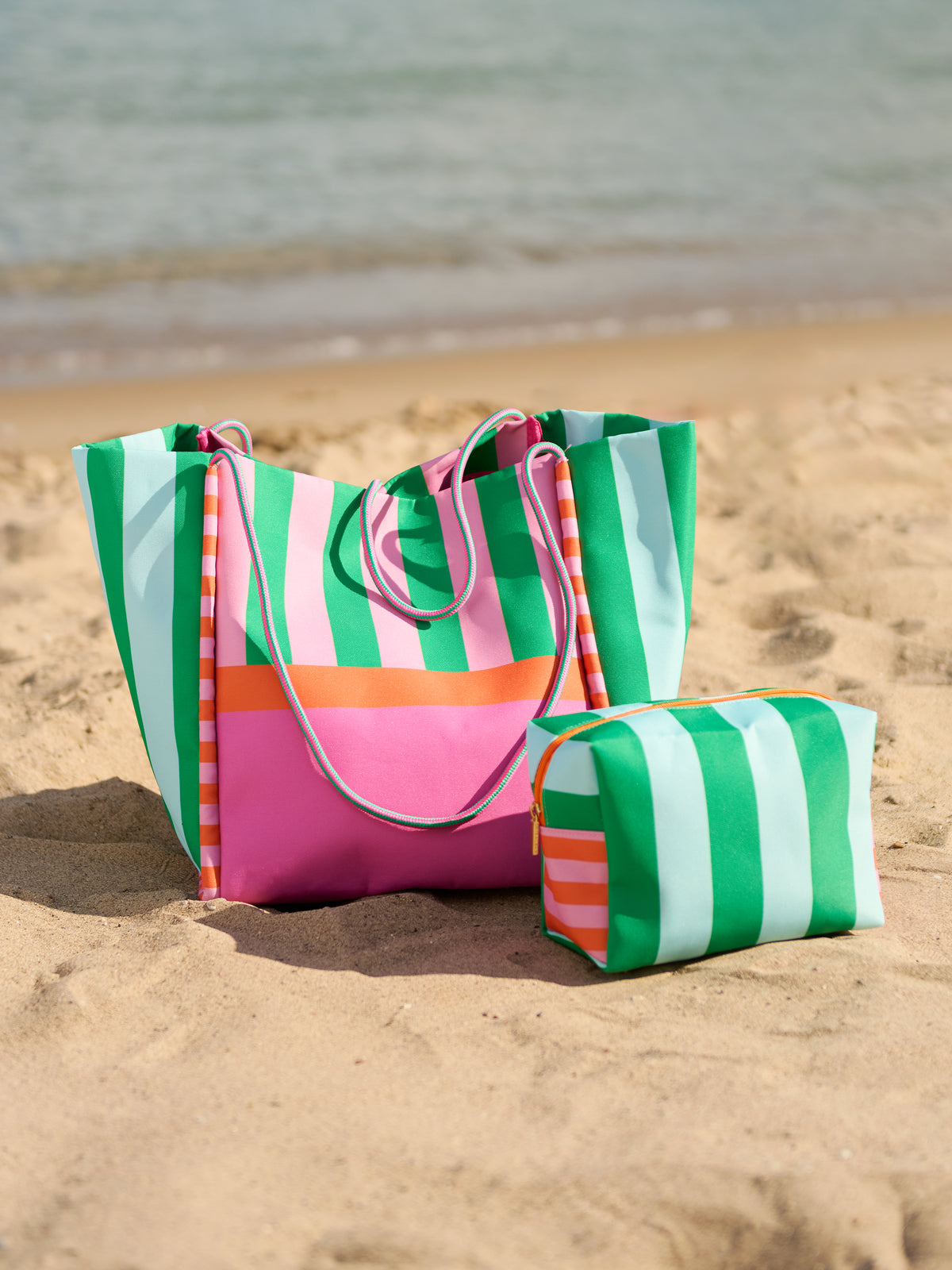 Shiraleah "Samba" Zip Pouch- Green