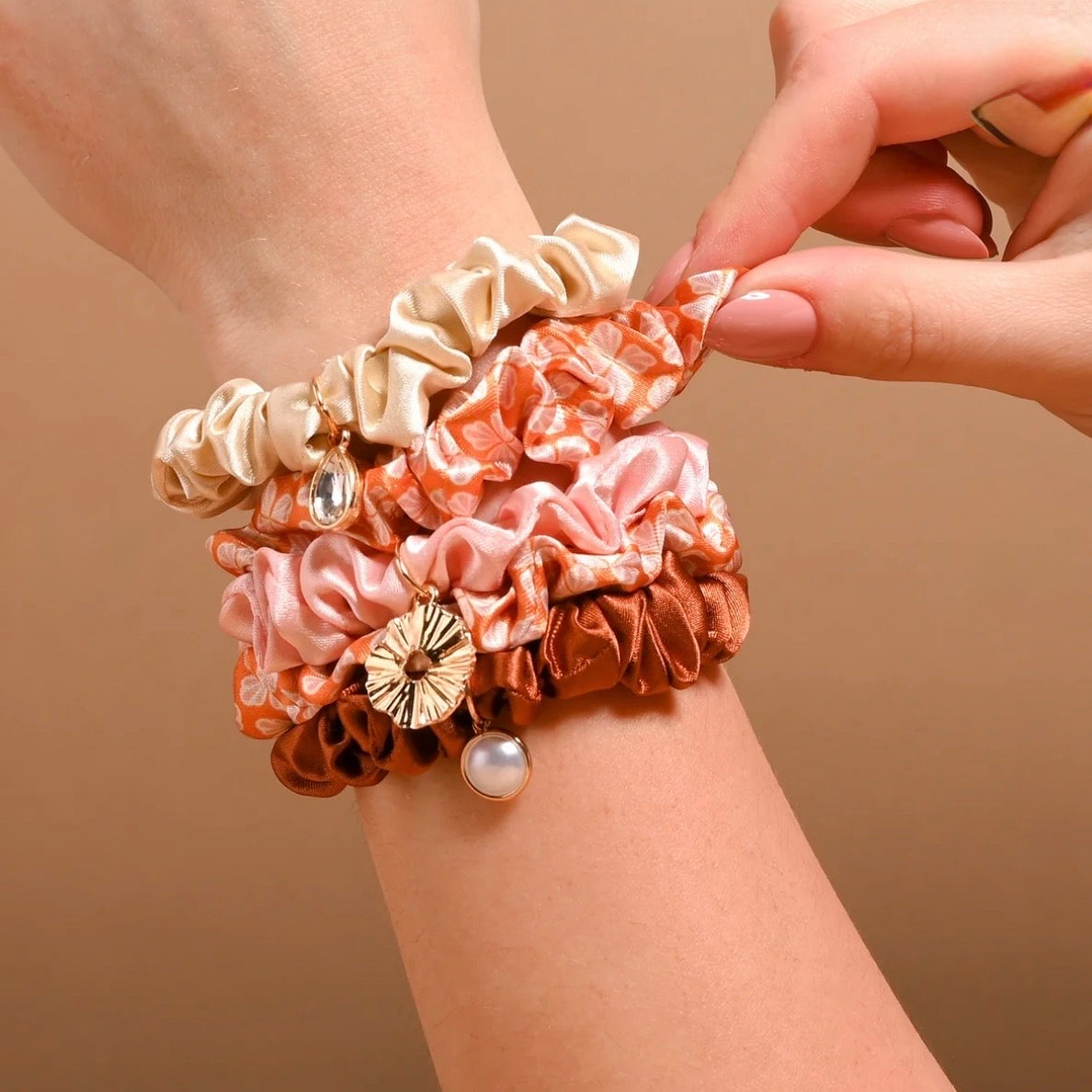 The Darling Effect Scrunchie Charm Set-Sienna Spice