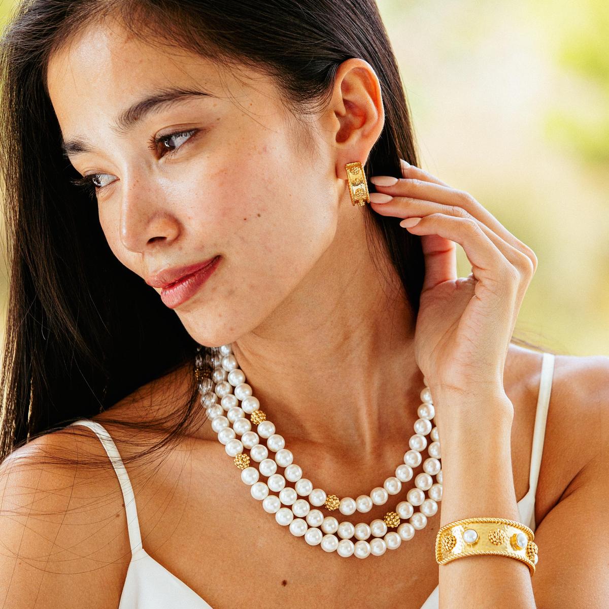 Capucine de Wulf “Berry” Classic Small Hoop Earrings-Hammered Gold