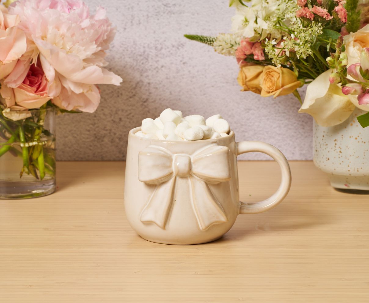 Ceramic White Bow Side Mug, 16oz