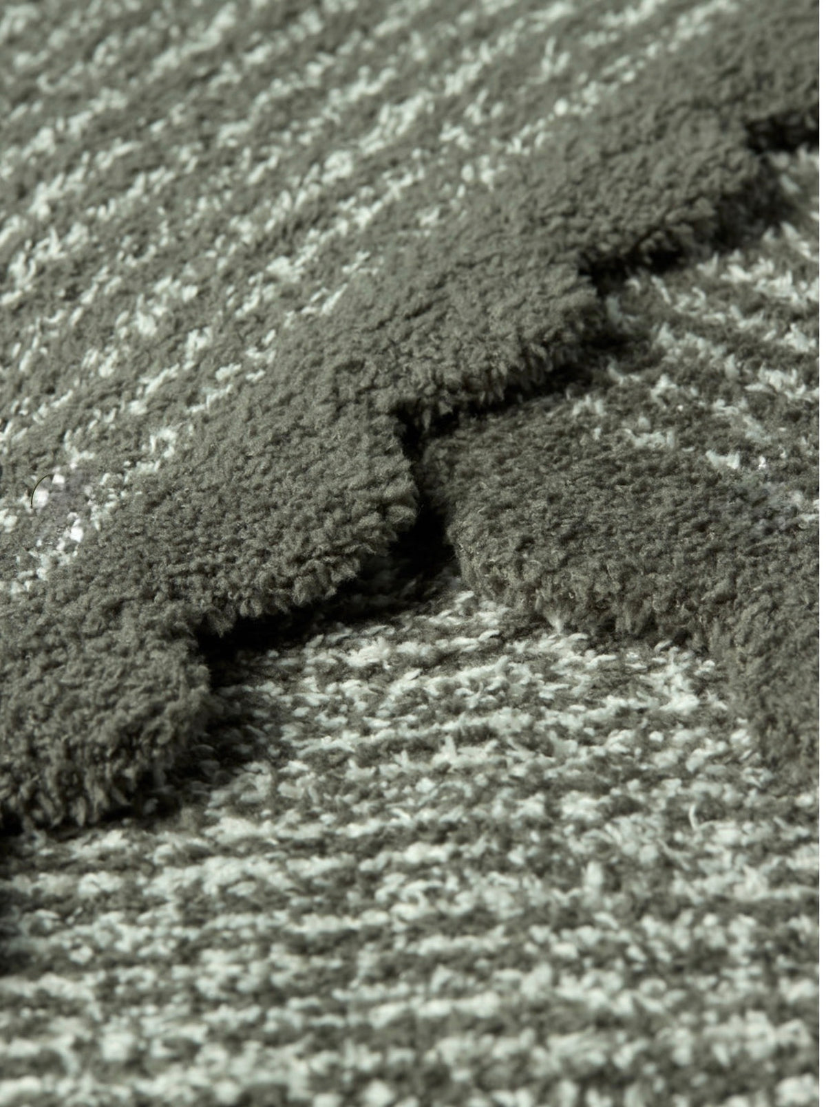 Barefoot Dreams CozyChic® Scallop Stripe Throw-Olive Branch/Cream