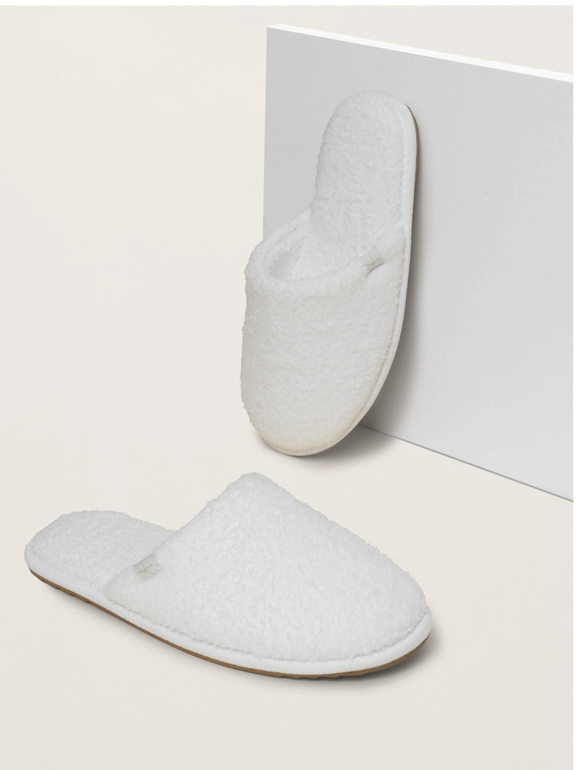 Barefoot Dreams CozyChic® Unisex Slipper- White