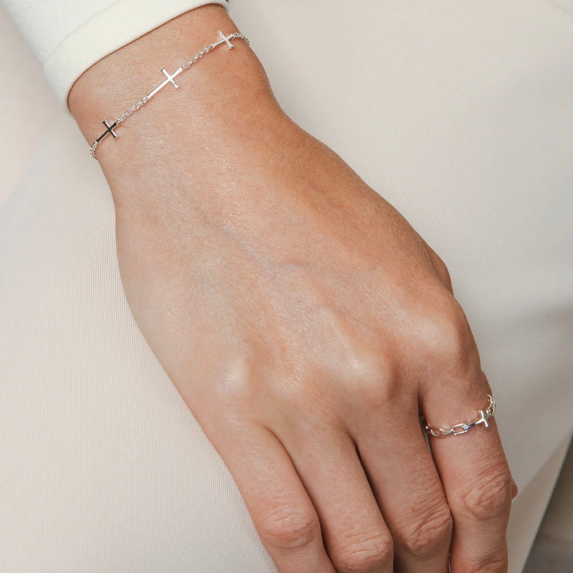 Rizen Calvary Cross Bracelet-Silver