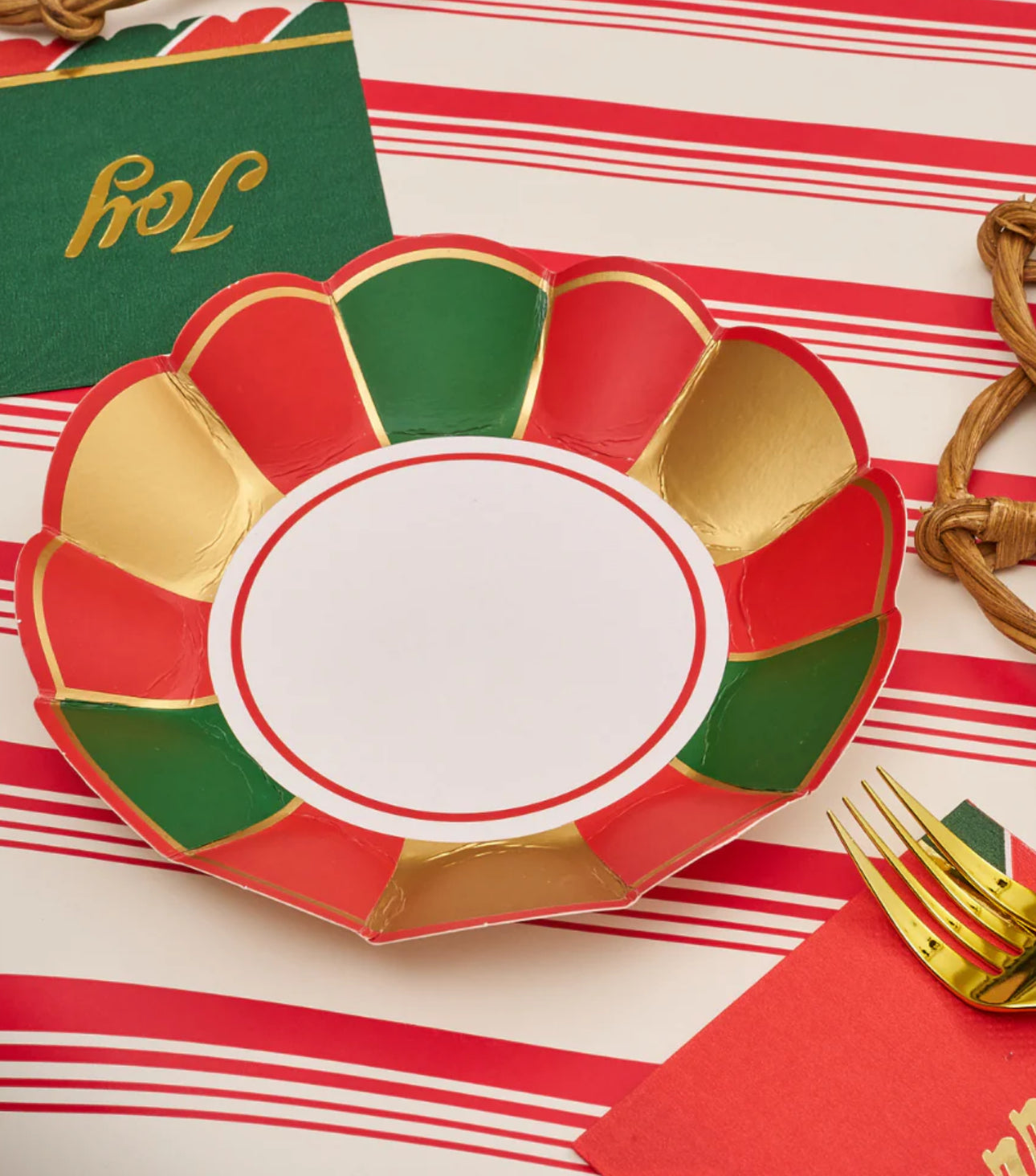 Sophistiplate “Joyful Christmas” Scalloped Appetizer/Dessert Bowl