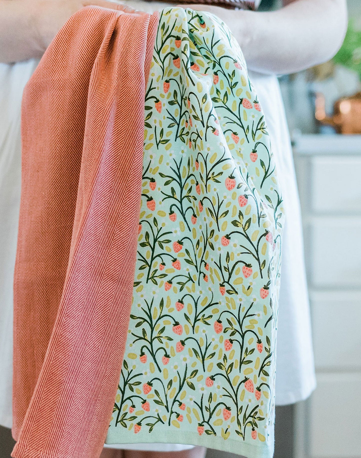 1 Canoe 2 "Strawberry Meadow" Floral Tea Towel