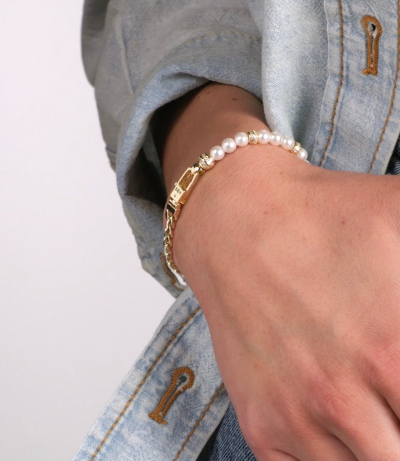 Melinda Maria “Julian Loves Pearl” Bracelet-Gold