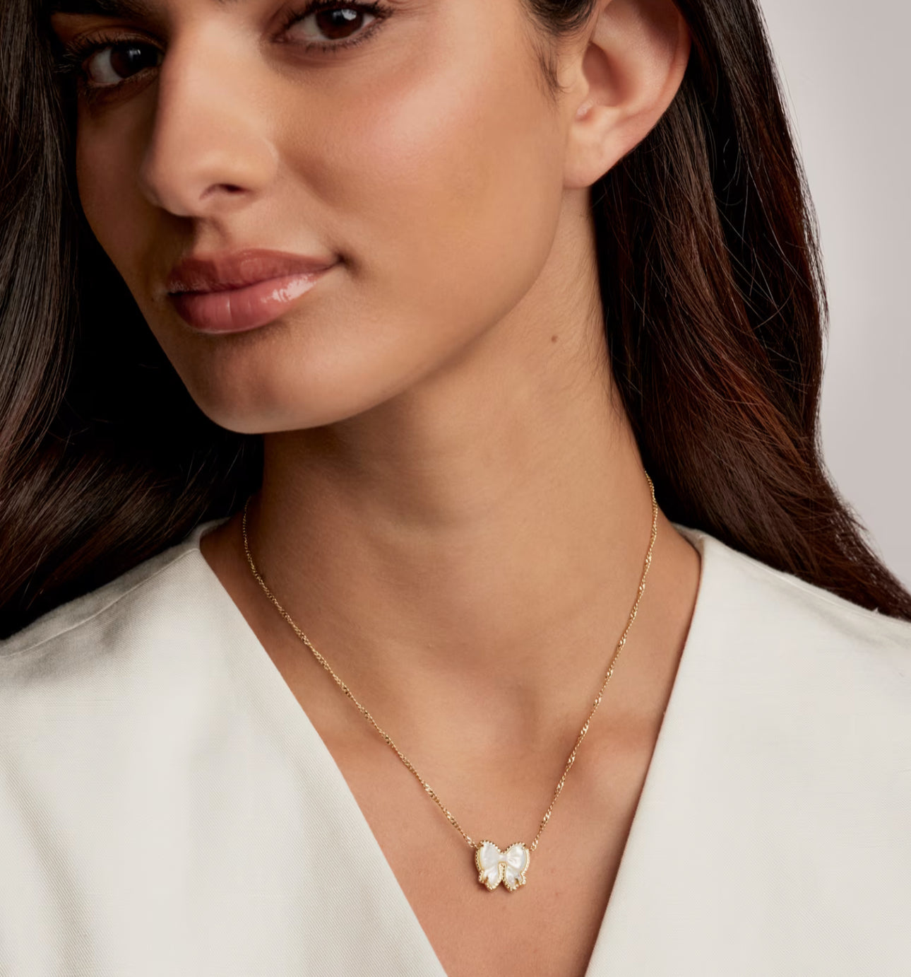 Kendra Scott Haley Bow Short Pendant Necklace-Gold Ivory MOP