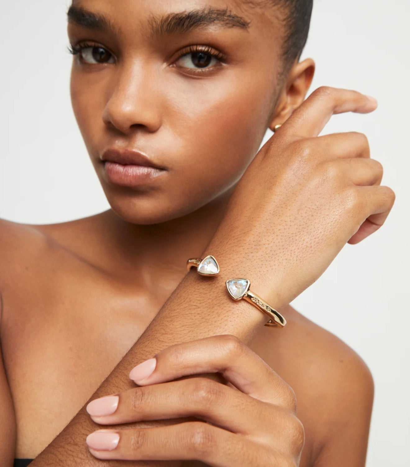Uno de 50 "Be a Chameleon" Small Bangle-Gold/Moonstone
