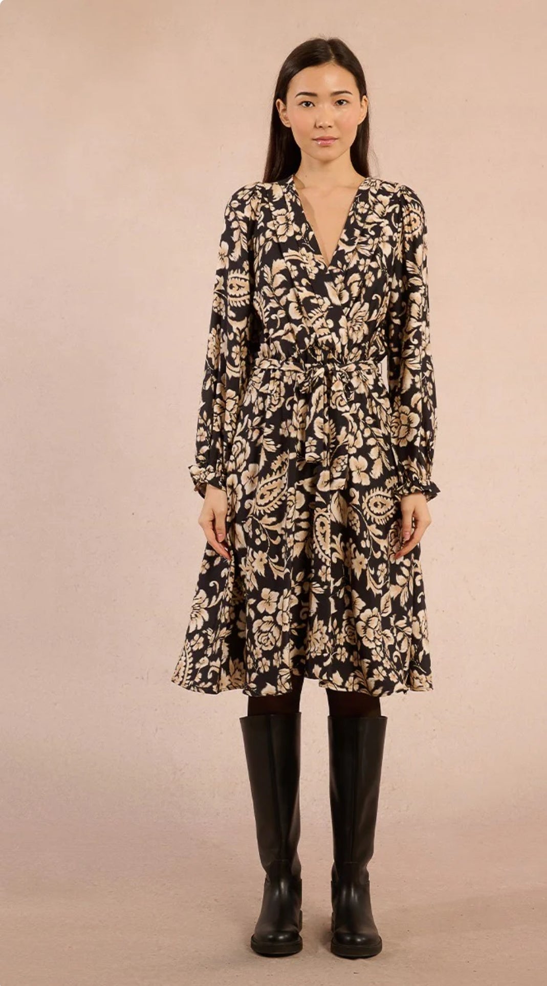 Molly Bracken L/S V-Neck Dress-Black