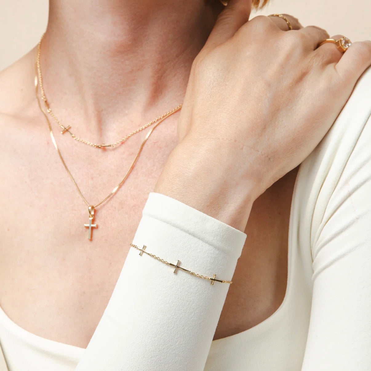 Rizen Calvary Cross Bracelet-Gold