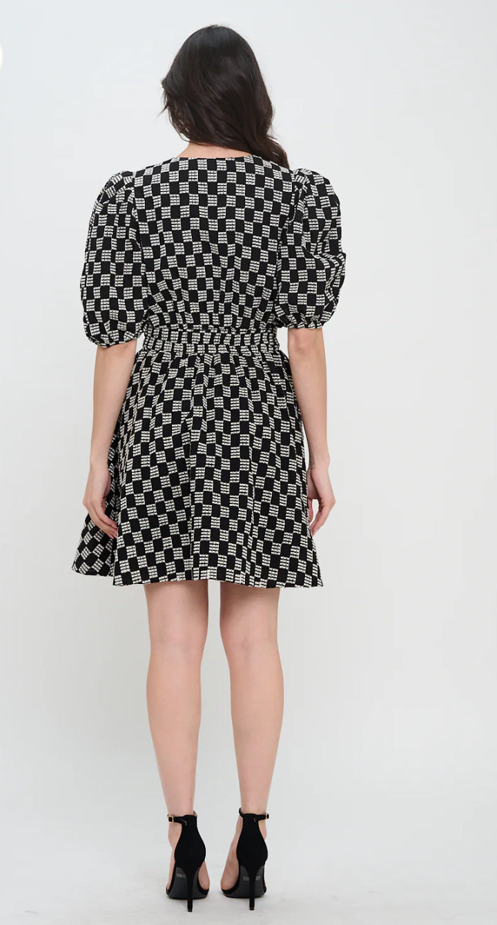 Meet Me In Santorini “Midnight Weave” Short Sleeve Dress-Black/White