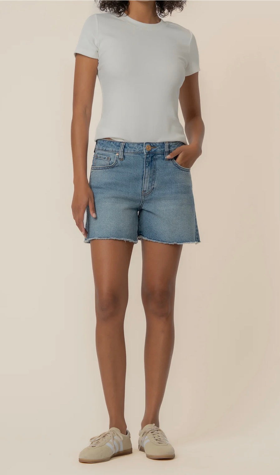 Kut from the Kloth "Jane" High Rise Wide Leg Short-Whiz Light Wash