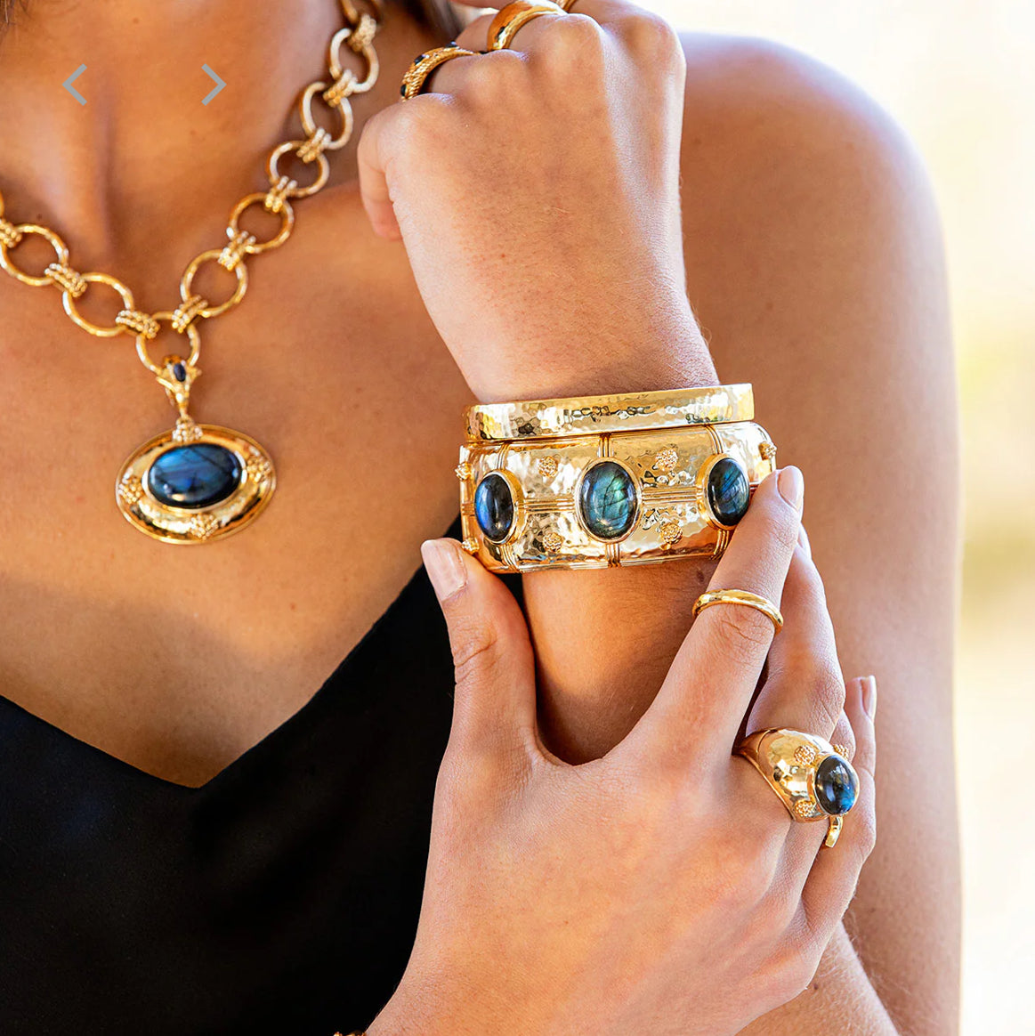 Capucine de Wulf “Cleopatra” Grande Hinged Bangle-Gold/Blue Labradorite