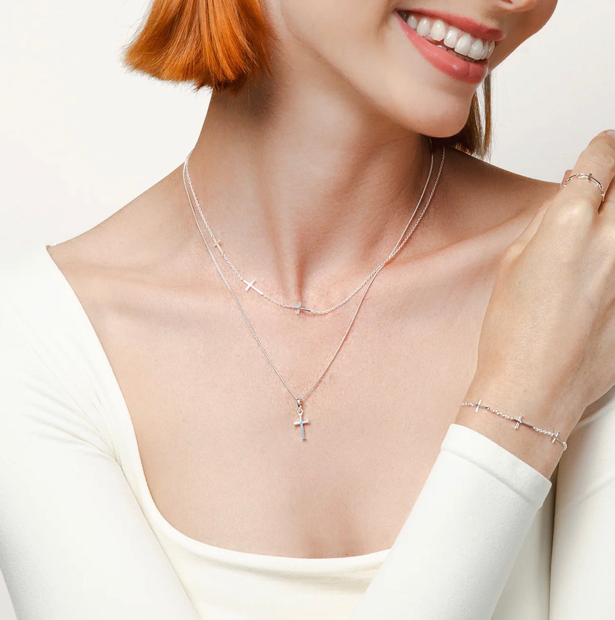 Rizen Small Cross Pendant Necklace-Silver