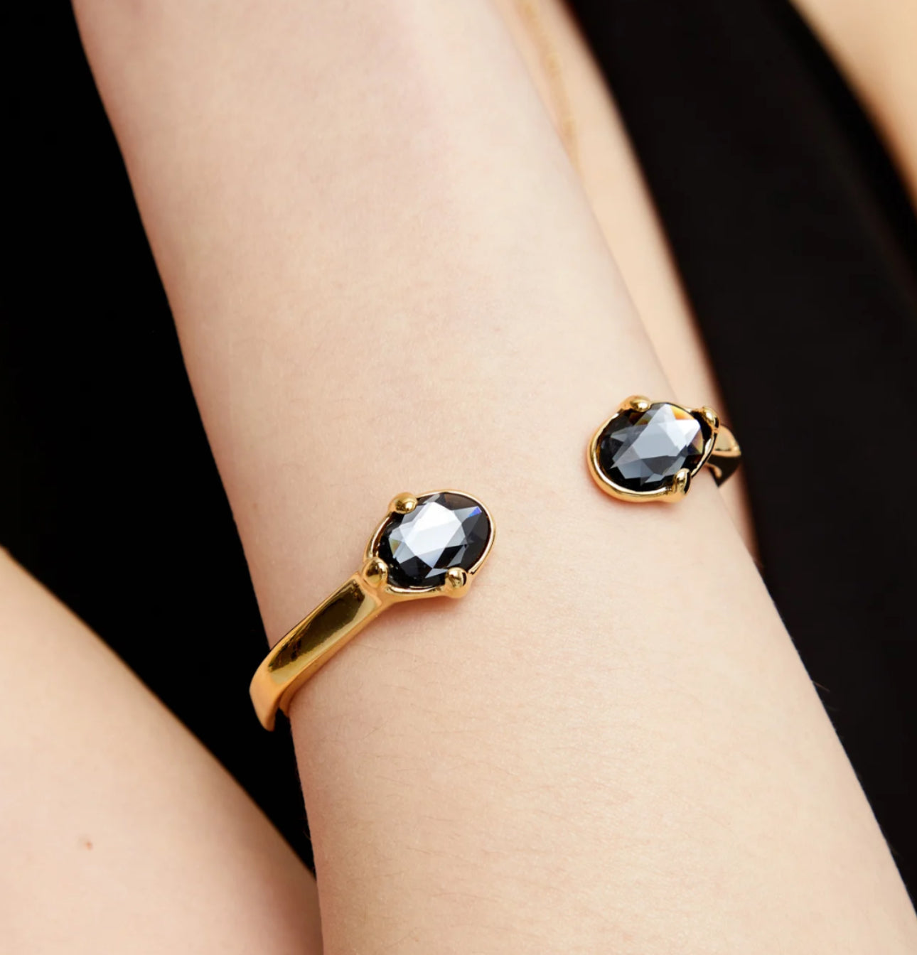 Uno de 50 “Ser Deslumbrante” (be stunning) Bangle Bracelet- Gold/Black