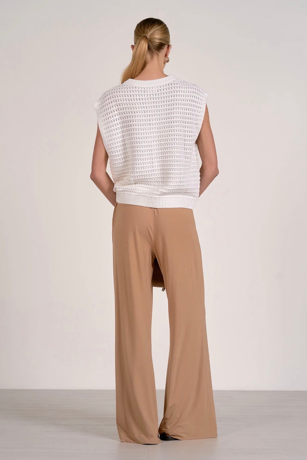 Elan “Ayla” Sleeveless Button Front Cardigan-White