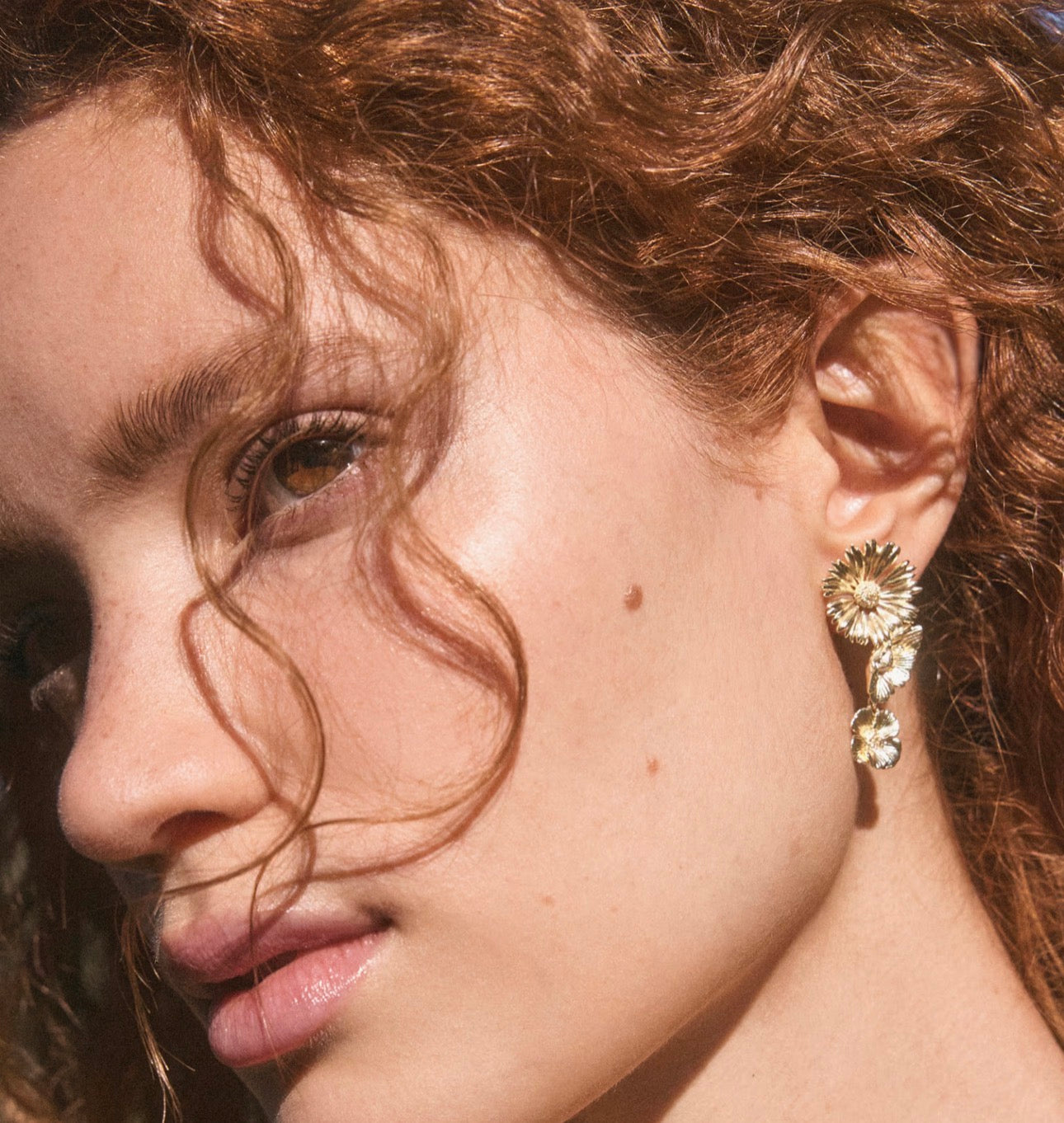 Kendra Scott Cailey Floral Statement Earring-Gold