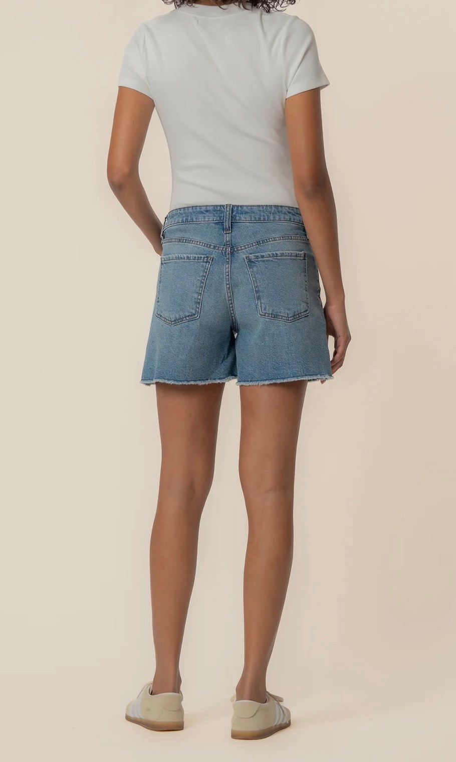 Kut from the Kloth "Jane" High Rise Wide Leg Short-Whiz Light Wash