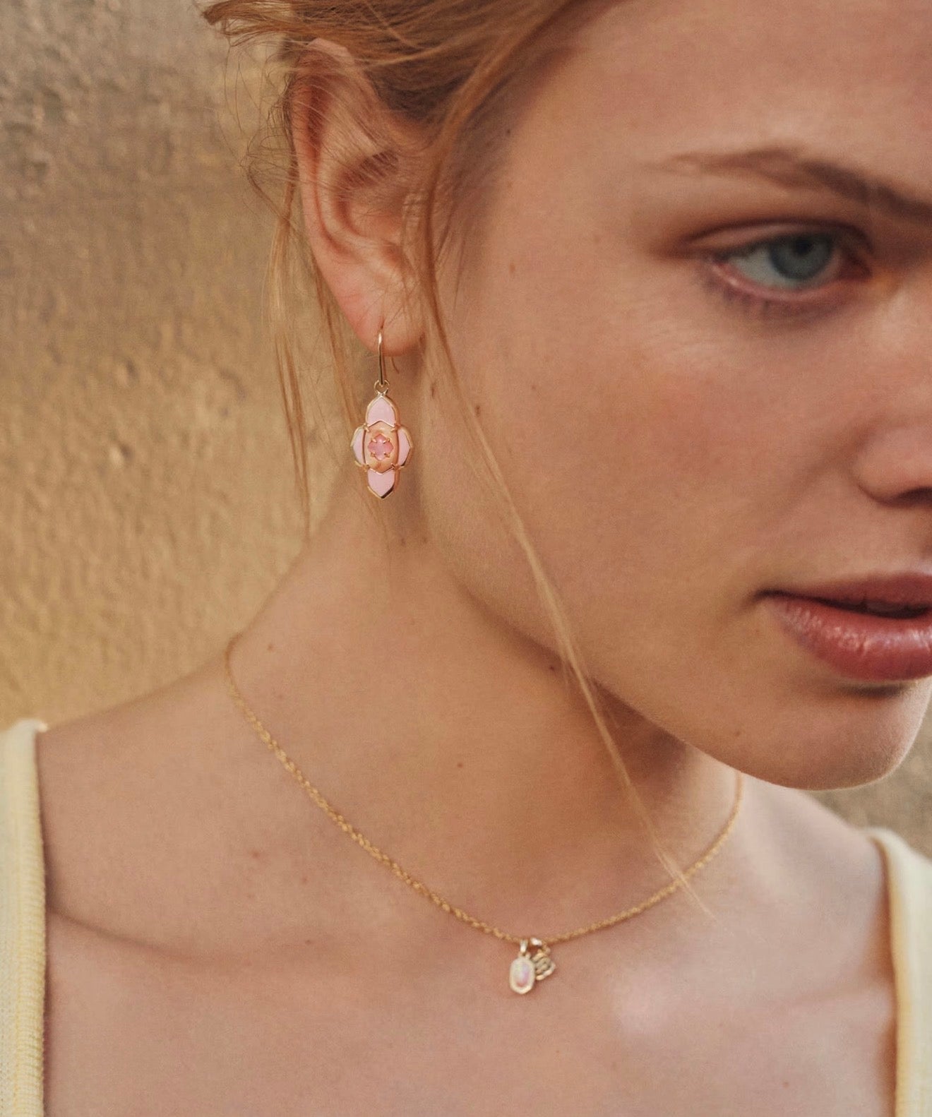 Kendra Scott Mini Elisa Dira Necklace-Gold/Light Pink Lab Opal