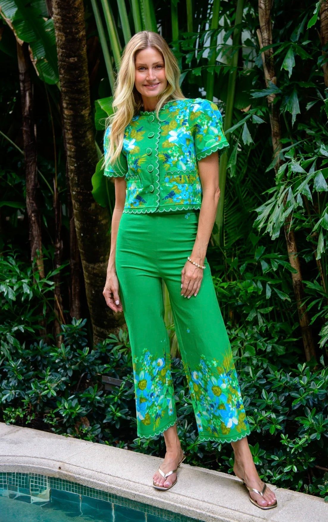 Elizabeth James "Coco" Top-Hula