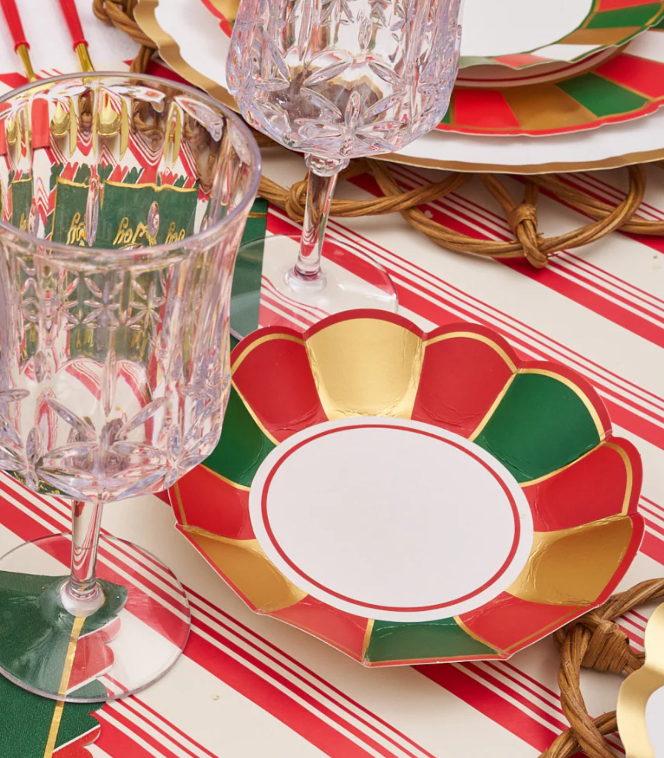 Sophistiplate “Joyful Christmas” Scalloped Appetizer/Dessert Bowl