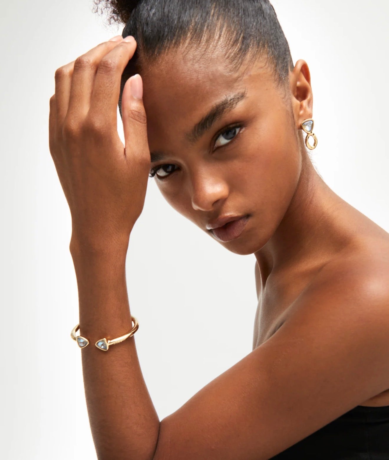Uno de 50 "Be a Chameleon" Small Bangle-Gold/Moonstone