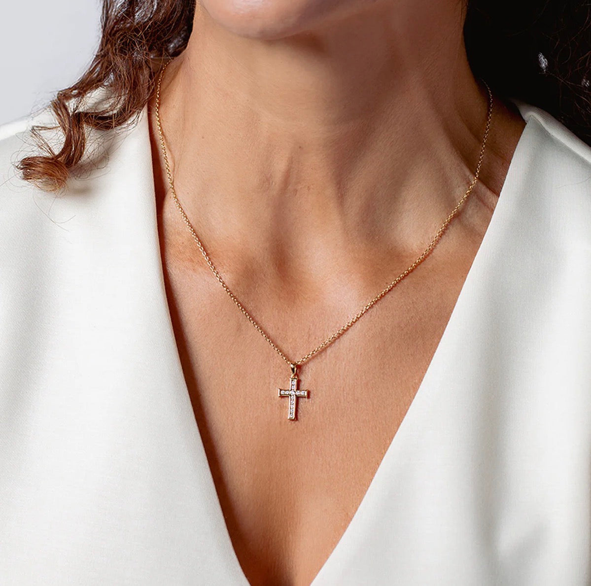 Rizen Luminous Cross Pendant Necklace-Gold