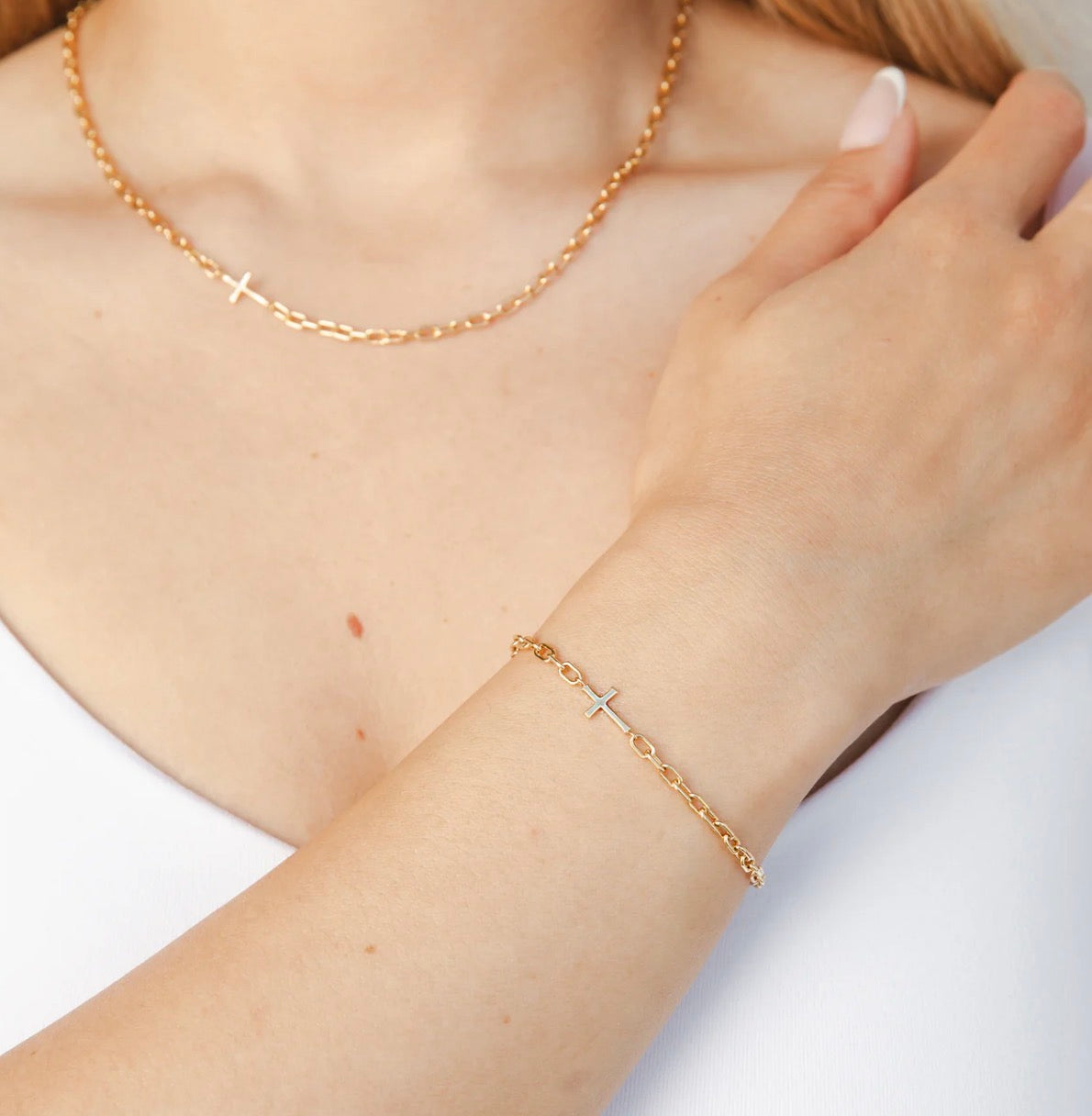 Rizen Mini Chain Breaker Cross Bracelet-Gold