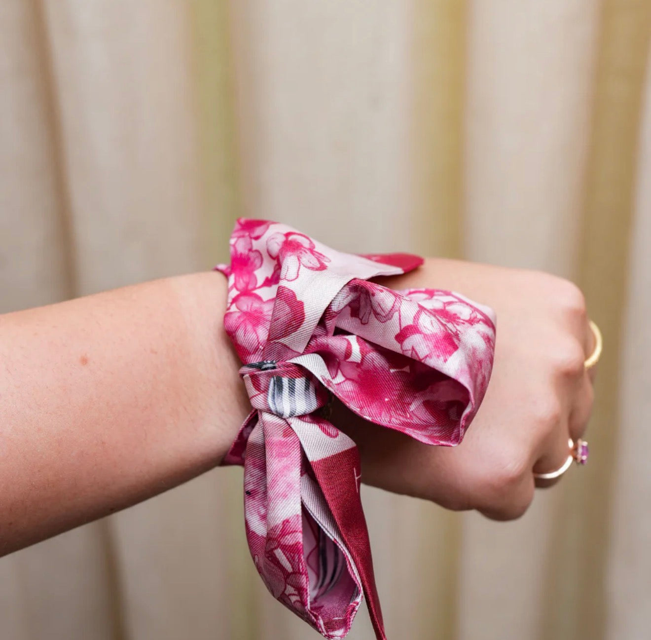 Sorority & Sisterhood “Fayetteville” Heirloom Scarflette™- Arkansas