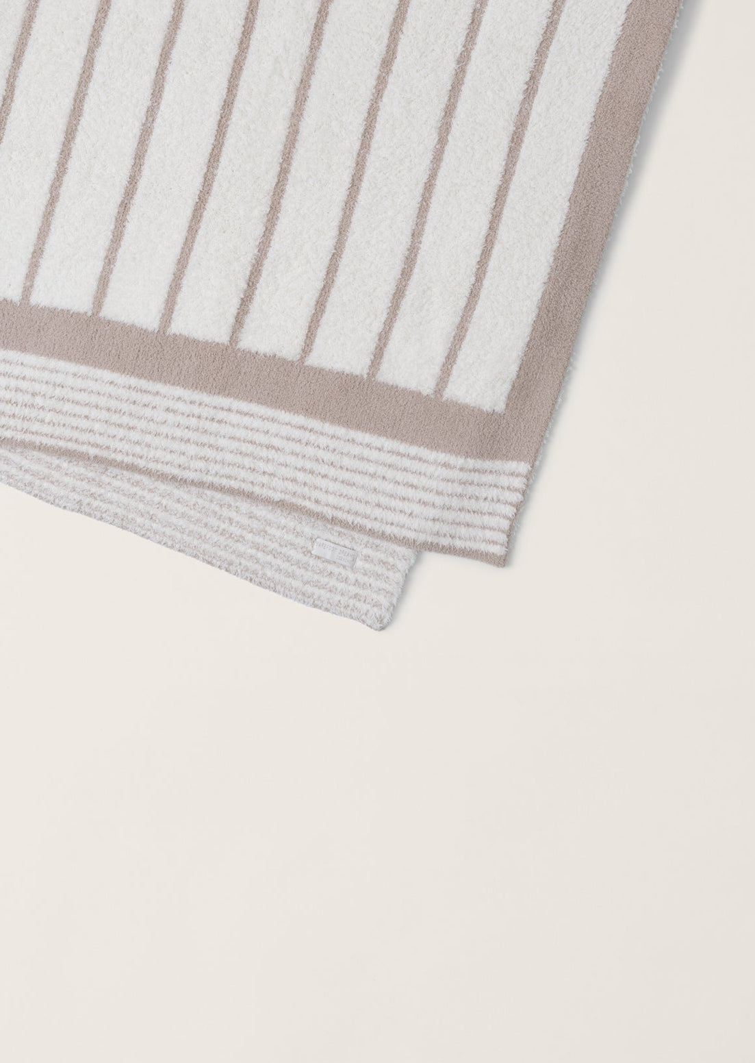 Barefoot Dreams CozyChic Border Stripe Throw - Thumbnail 4