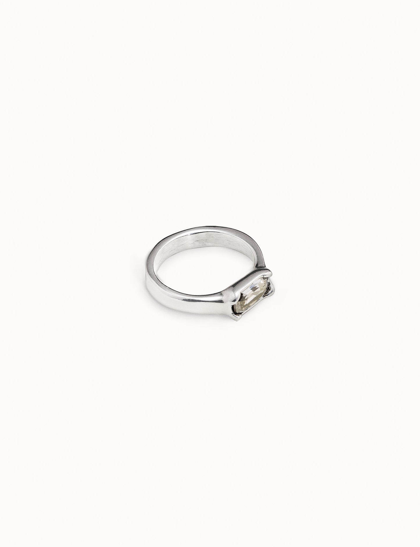 Uno de 50 "Cobra: Ring-Silver (Clear Stone)