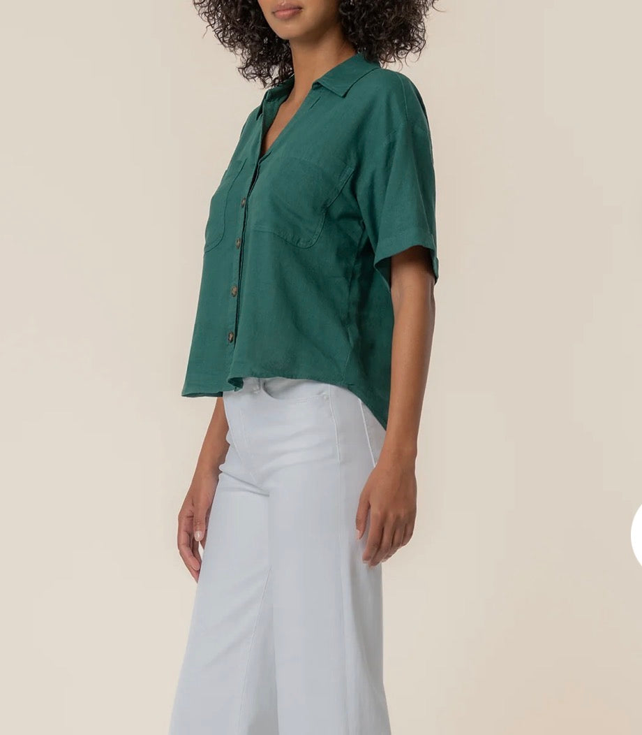 Kut from the Kloth "Brianna" Boxy Button Front Shirt-Jungle