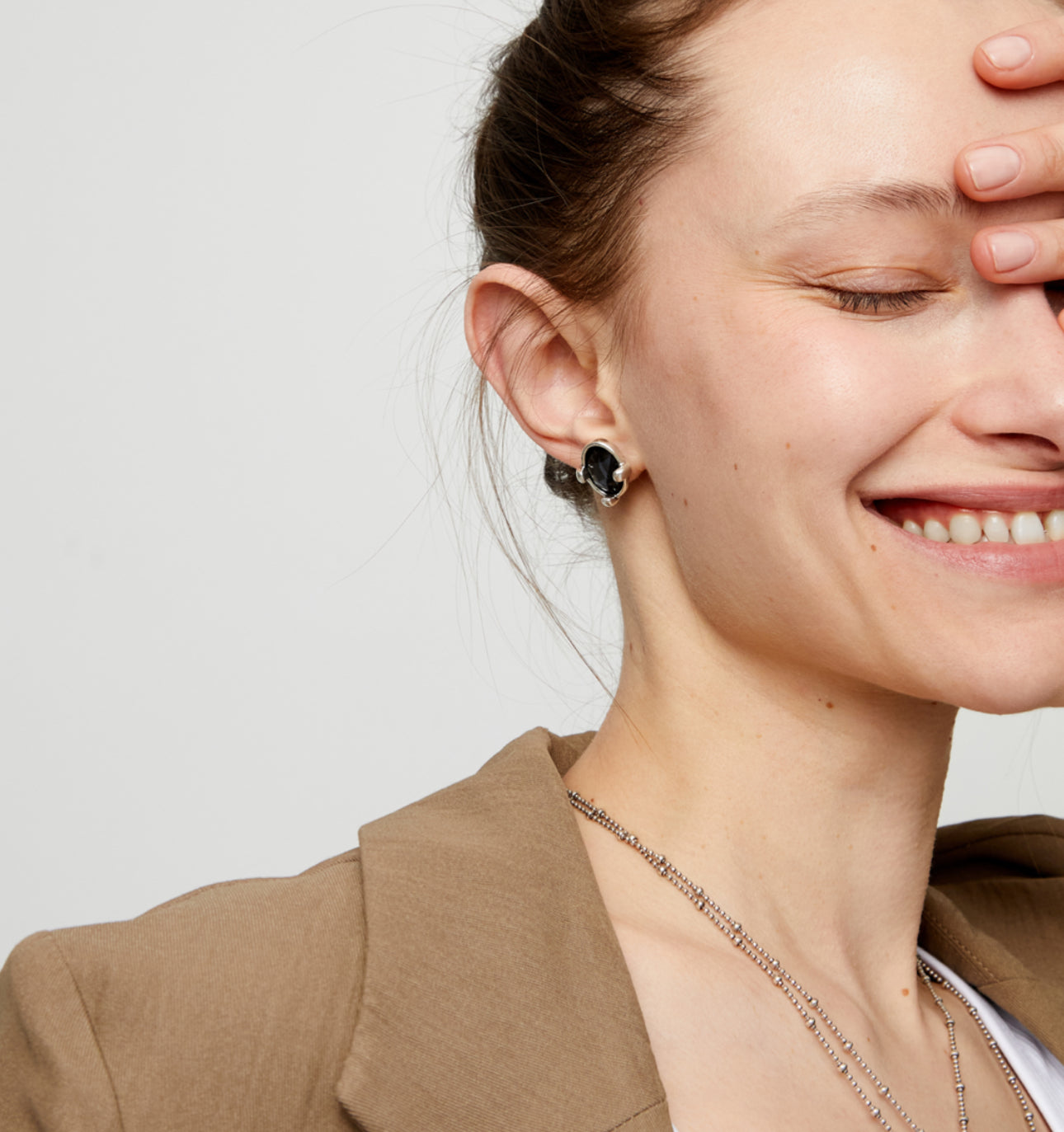 Uno de 50 “Ser Deslumbrante” (be stunning) Stud Earrings-Silver/Black
