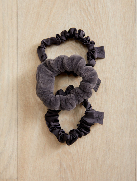 Barefoot Dreams LuxeChic® and Silk Scrunchie Set-Carbon