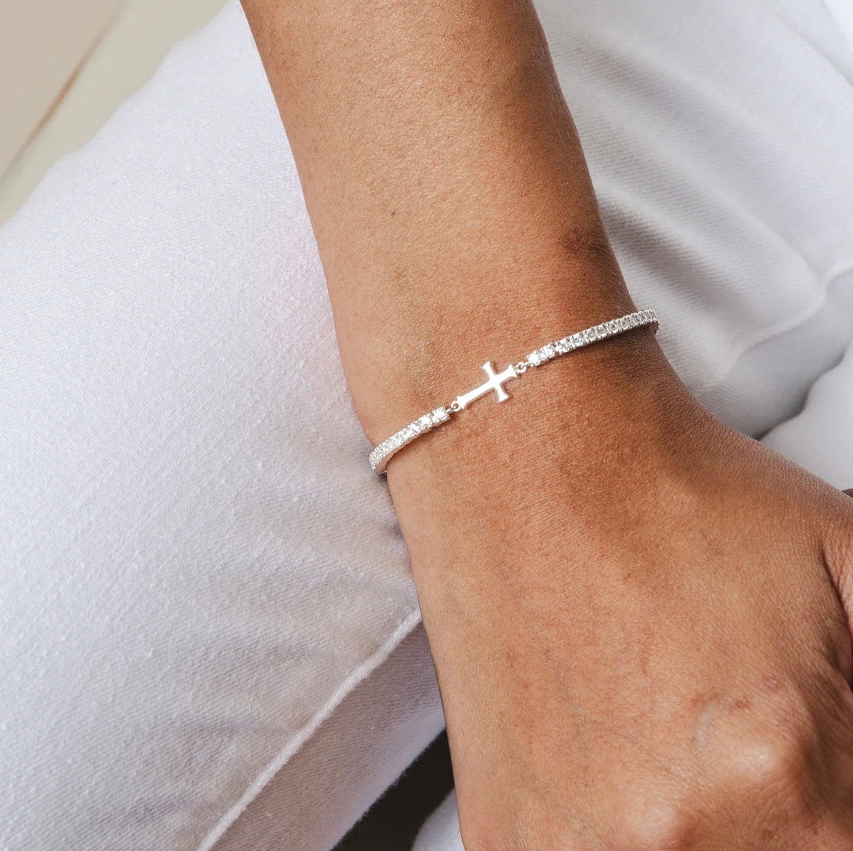 Rizen Luminous Cross Tennis Bracelet-Silver