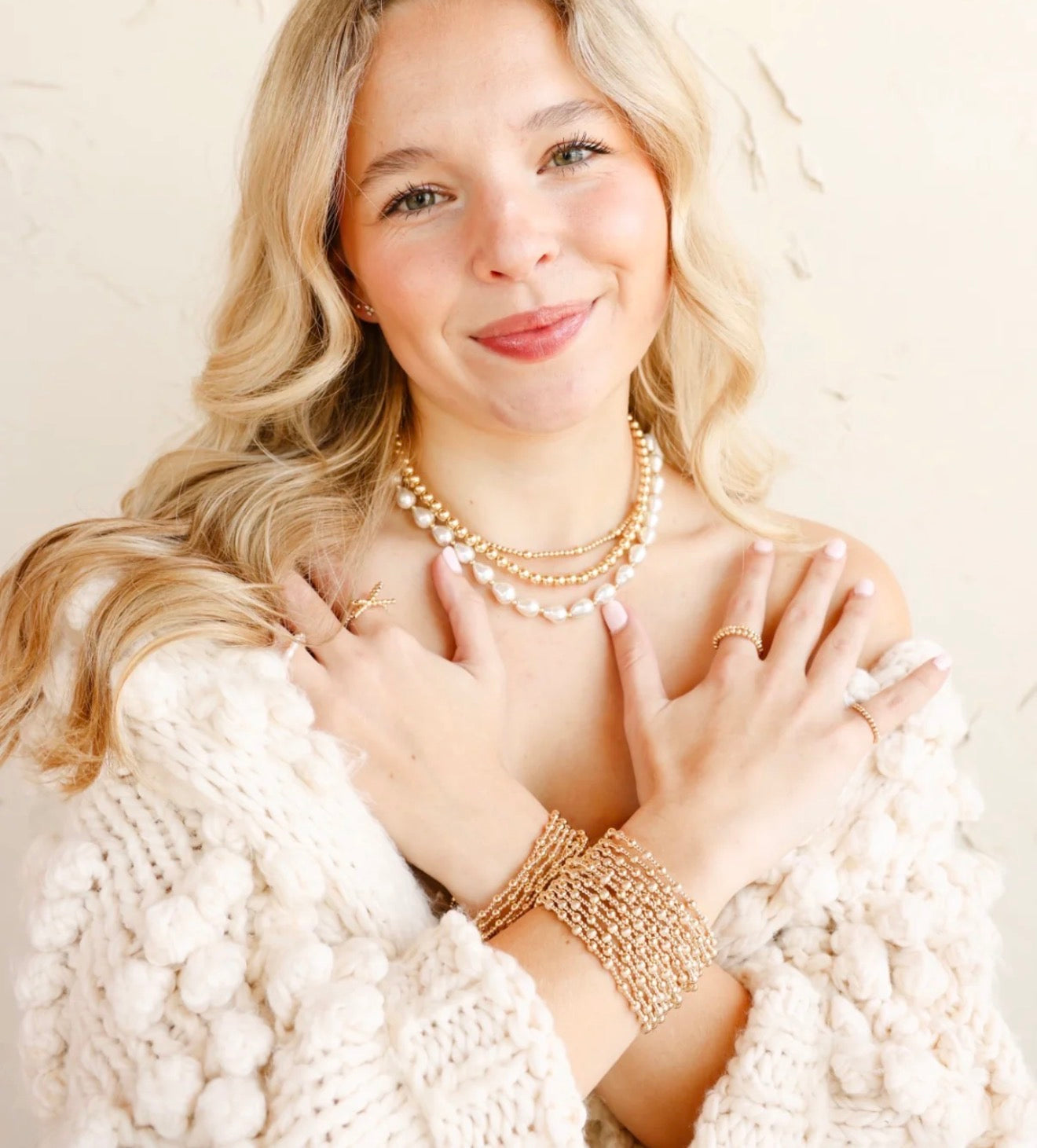 Beaded Blondes "Saylor Pearl” Gold Necklace 18” Stretch (no clasp)