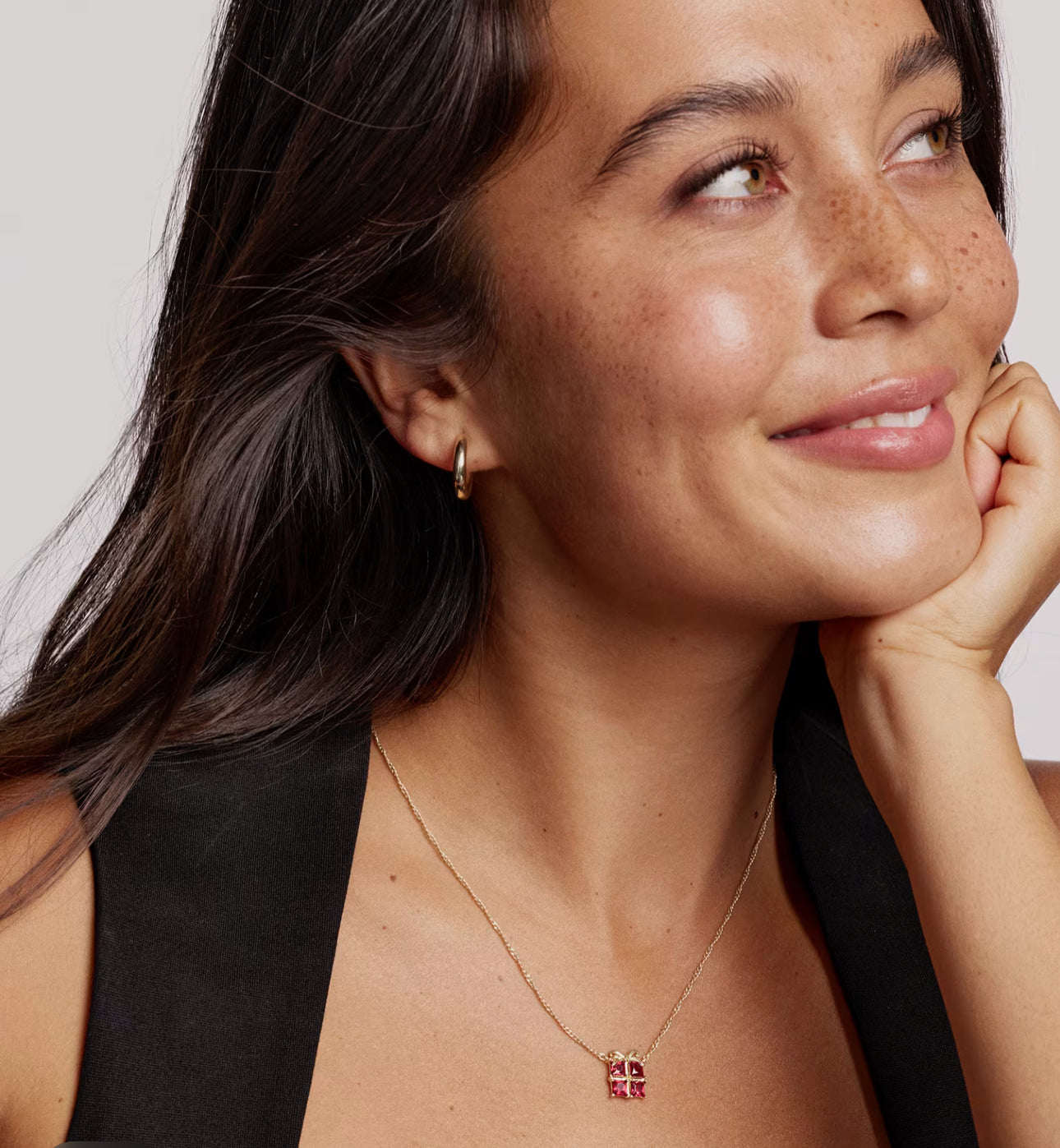 Kendra Scott Present Pendant Necklace-Gold Red Crystal