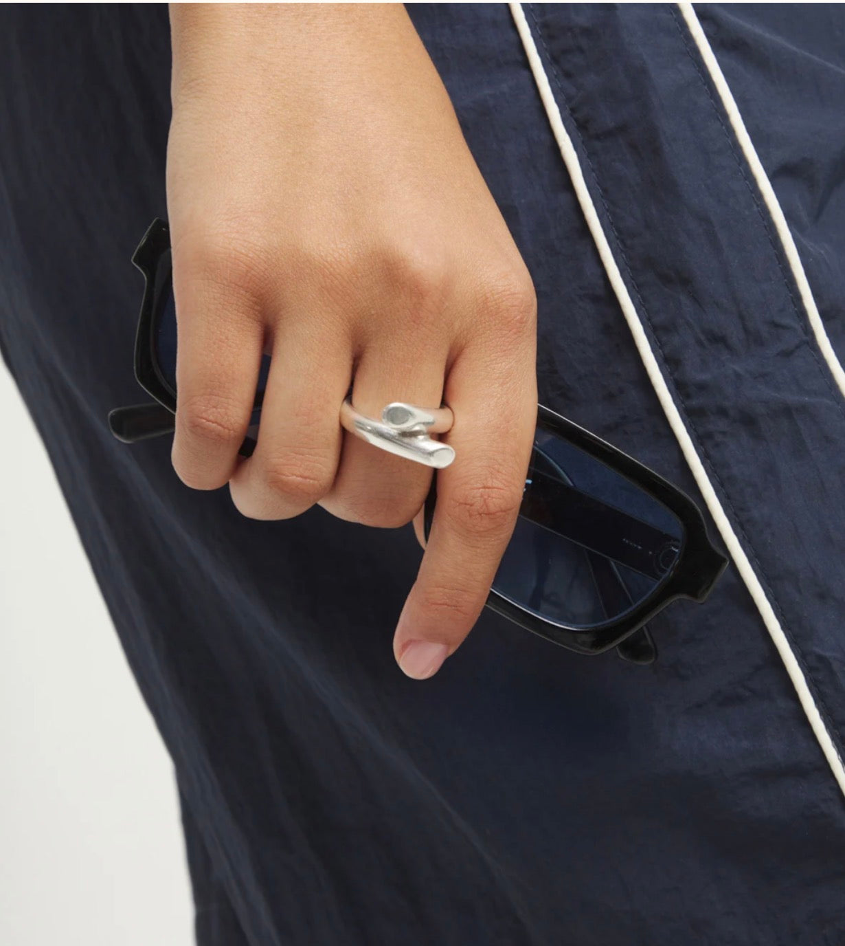 Uno de 50 "Raíces" Ring-Silver