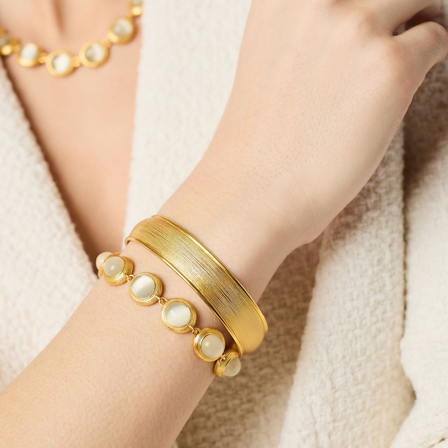 Julie Vos Cobblestone Hinge Bangle - Gold